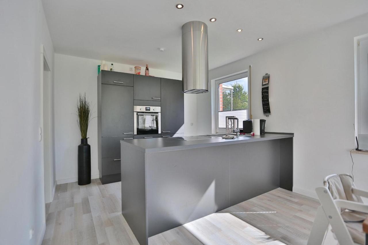 Ferienhaus Glockenstrasse Ferienwohnung Ostseehoehe Appartement 1 シャルボイツ エクステリア 写真