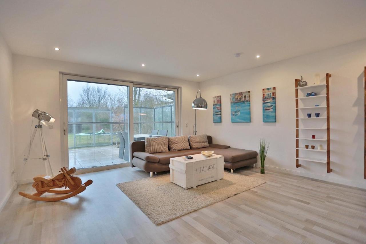 Ferienhaus Glockenstrasse Ferienwohnung Ostseehoehe Appartement 1 シャルボイツ エクステリア 写真