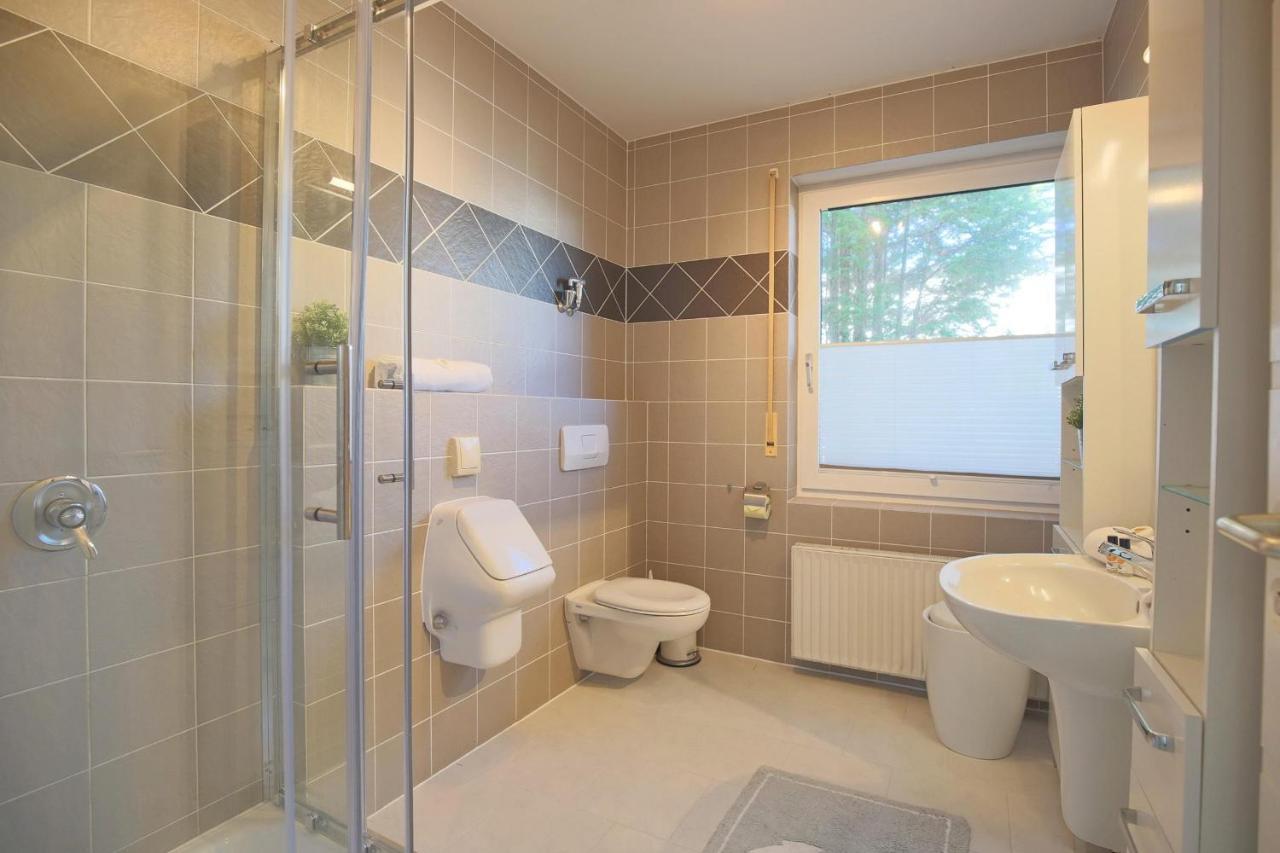 Ferienhaus Glockenstrasse Ferienwohnung Ostseehoehe Appartement 1 シャルボイツ エクステリア 写真